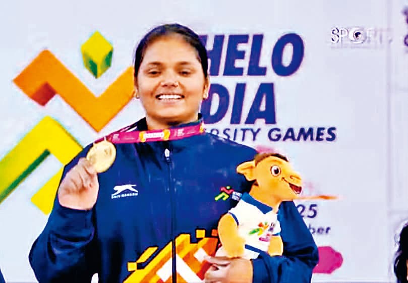 खेलो इंडिया यूनिवर्सिटी गेम्स की वेटलिफ्टिंग में खुशबू ने जीता स्वर्ण