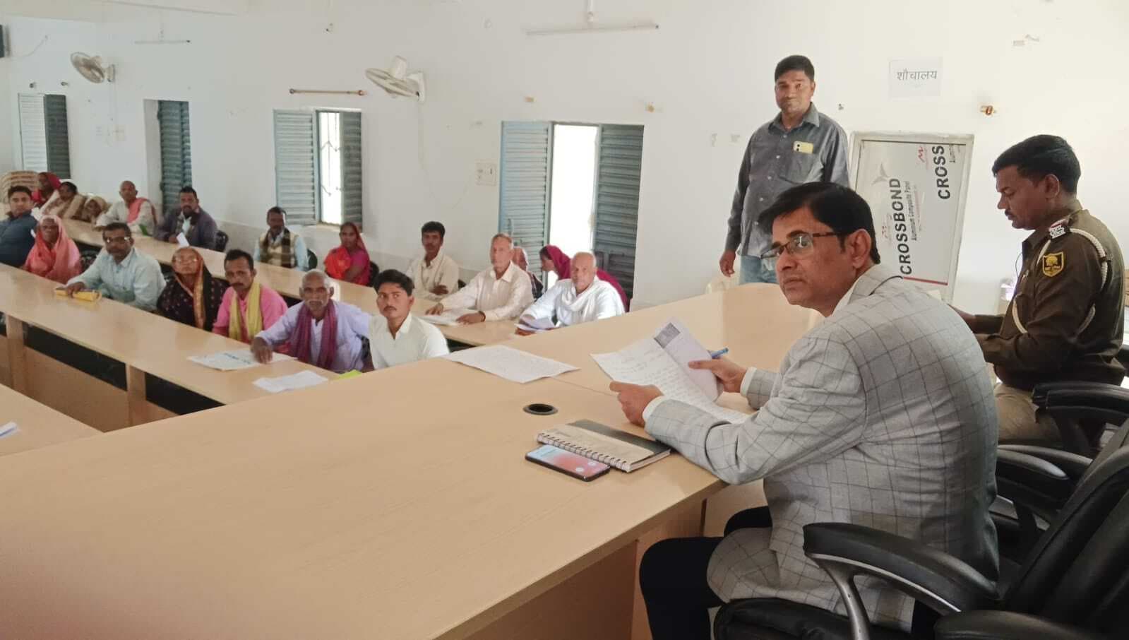 जनता दरबार में तीन मामलों का हुआ समाधान