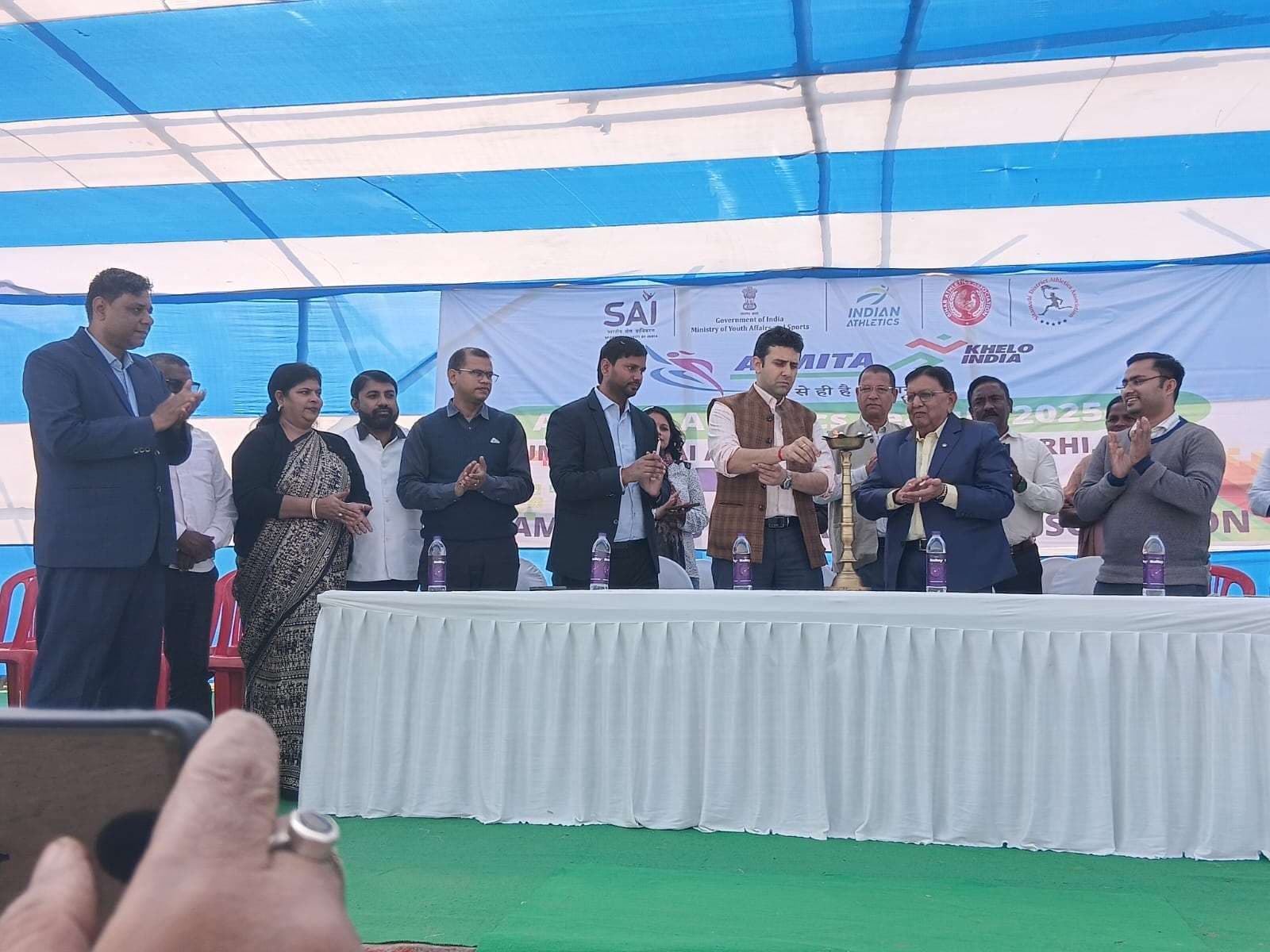 Sitamarhi : खेल में हार-जीत की चिंता नहीं, सीखने की इच्छा शक्ति होनी चाहिए : डीएम