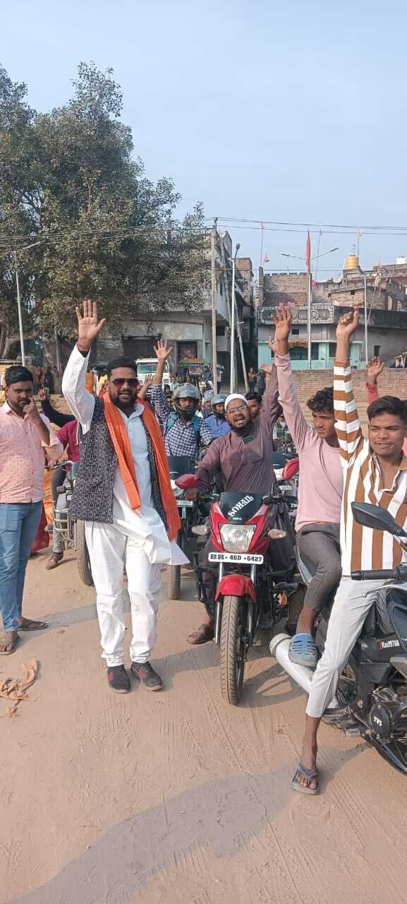 पुल निर्माण में देरी होने से ग्रामीणों में आक्रोश