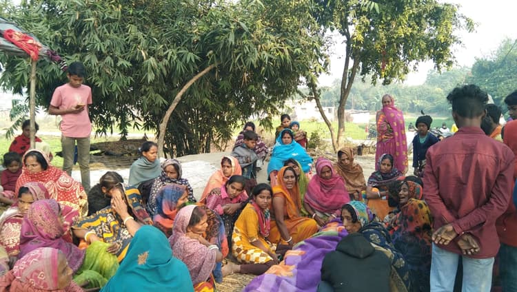 Samastipur News:दलसिंहसराय का युवक का पेड़ पर फंदे से लटका मिला शव