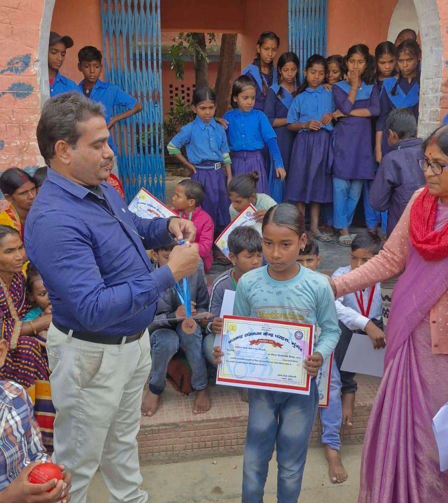 प्रतियोगिता में सफल दिव्यांग बच्चों को किया सम्मानित