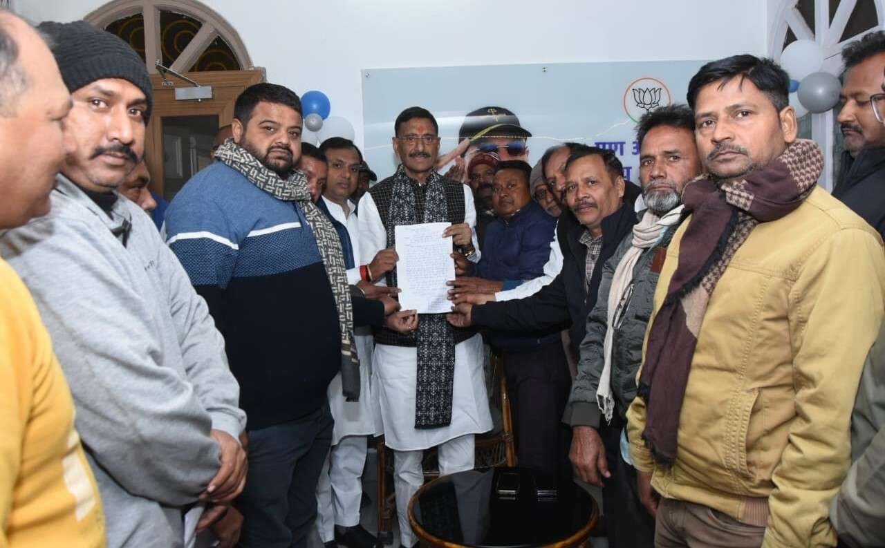 खलारी स्टेशन रोड से बेदखली की आशंका, सांसद से मिले लोग