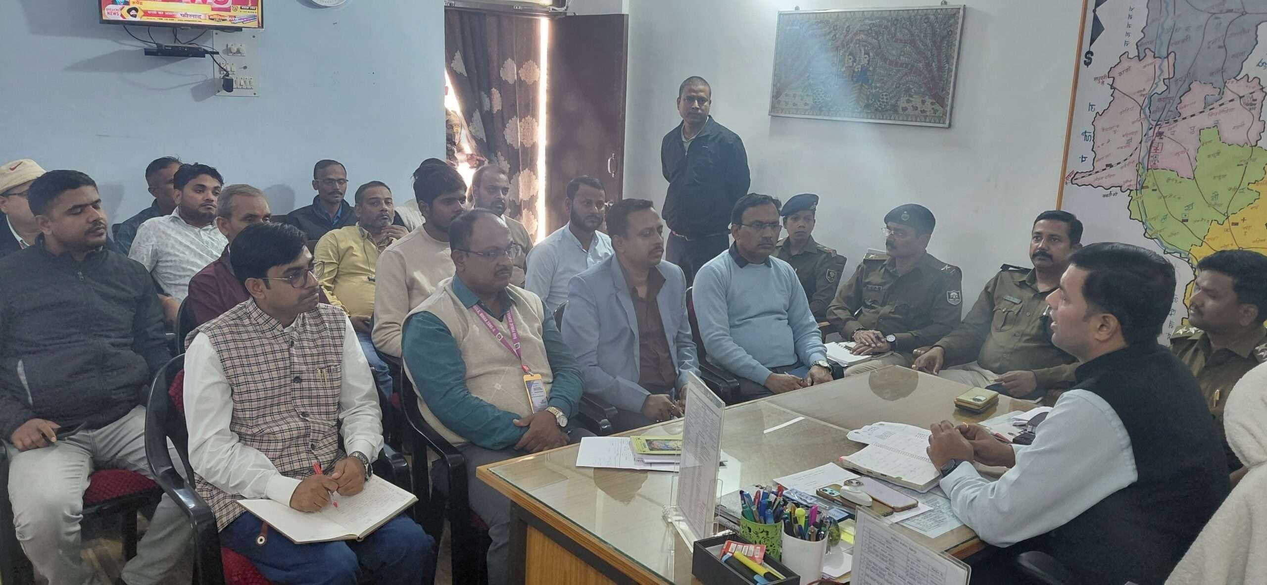 Madhubani News : एसडीएम ने निजी स्कूलों के प्राचार्यों संग की बैठक