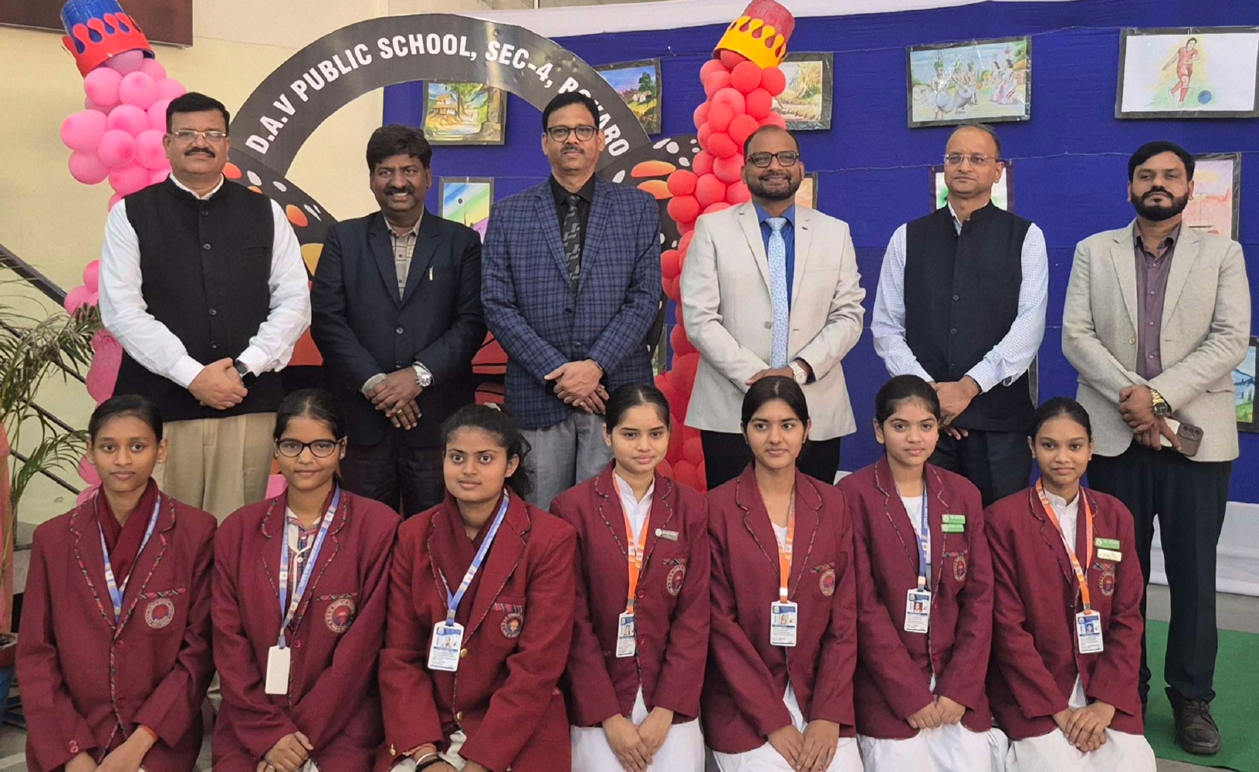 Bokaro News : बच्चे के व्यक्तित्व निर्माण का महत्वपूर्ण हिस्सा है कला शिक्षा : अधिशासी निदेशक