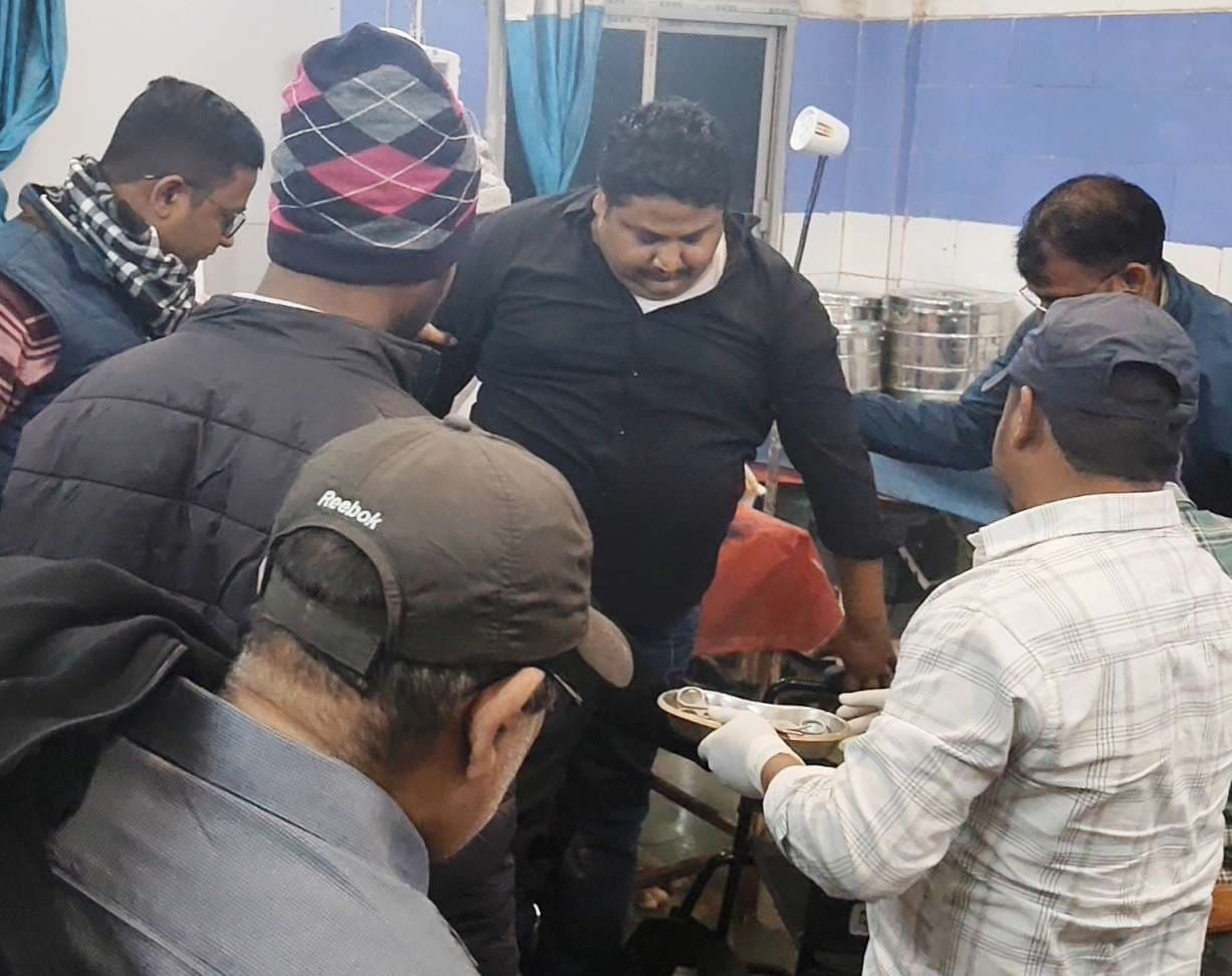 ट्रैक्टर की टक्कर से बैंक प्रबंधक घायल