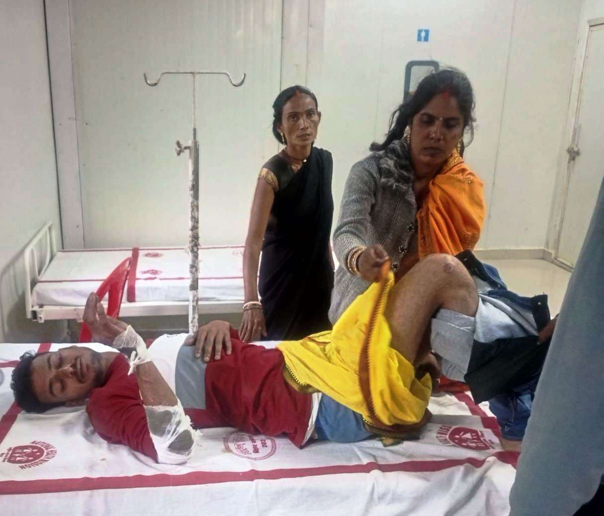 बाइक सवार ने युवक को मारी टक्कर, दोनों घायल