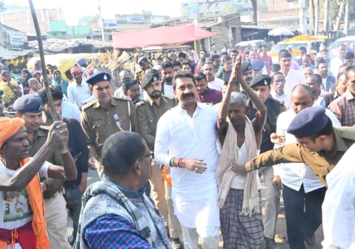 पूर्व मंत्री सुमित सिंह का समर्थकों ने गर्मजोशी से किया स्वागत