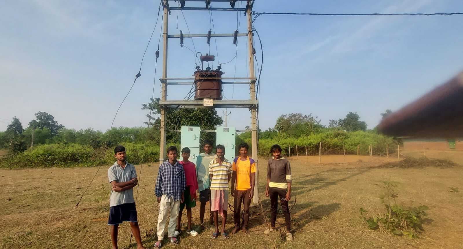 लतबेधा में ट्रांसफाॅर्मर खराब, दो माह से बिजली आपूर्ति ठप