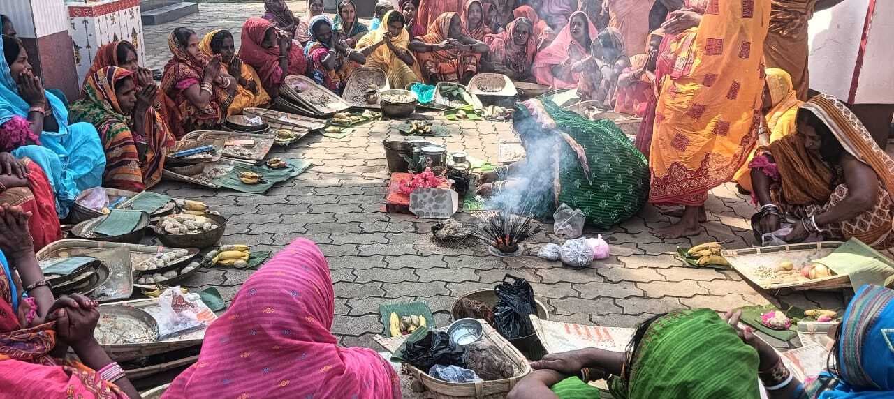 छोटी रणबहियार में धूमधाम से मना सूर्योपासना का पर्व डोरा