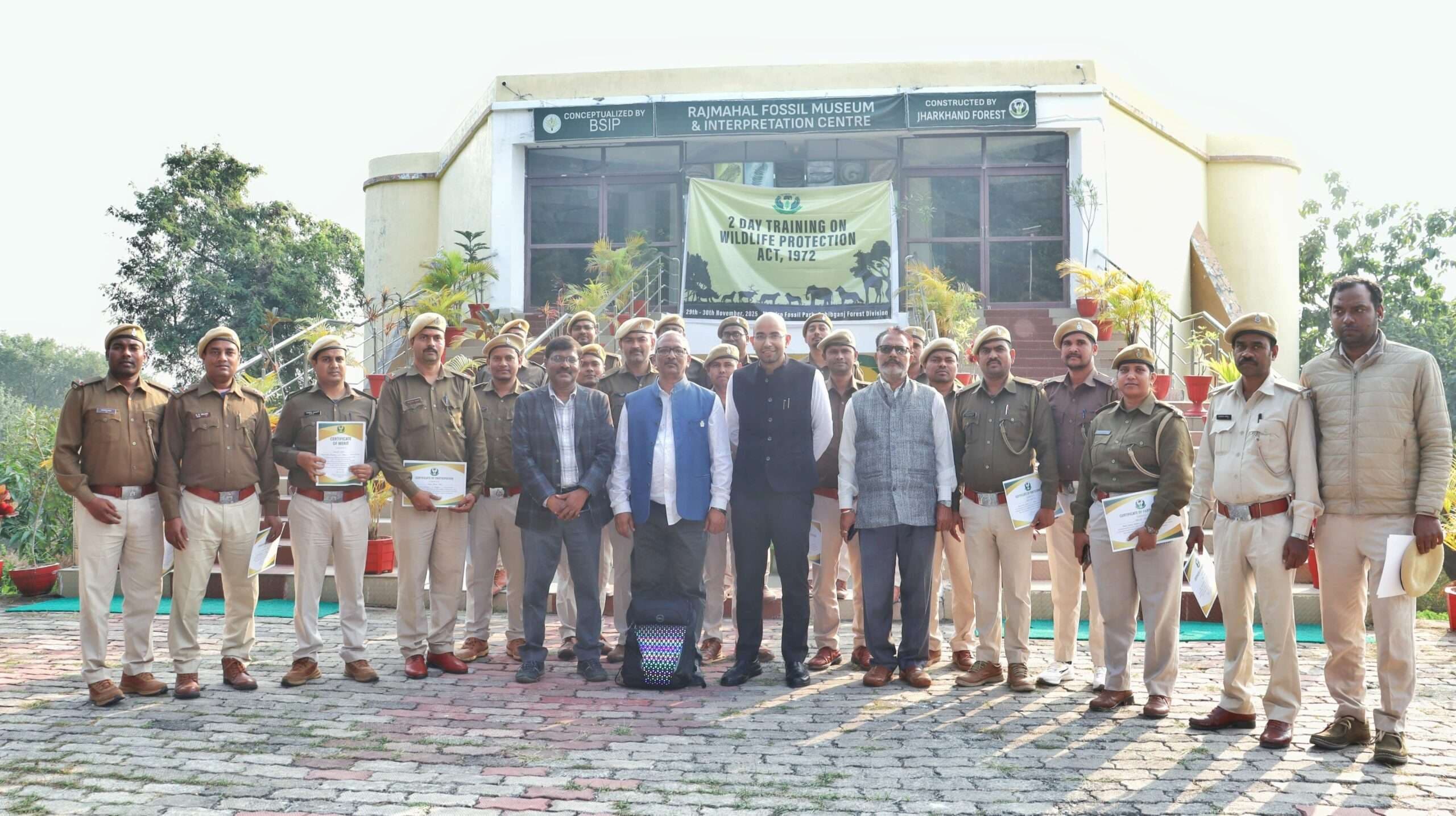 वन रक्षकों को मिली वन्यजीव संरक्षण एक्ट की जानकारी