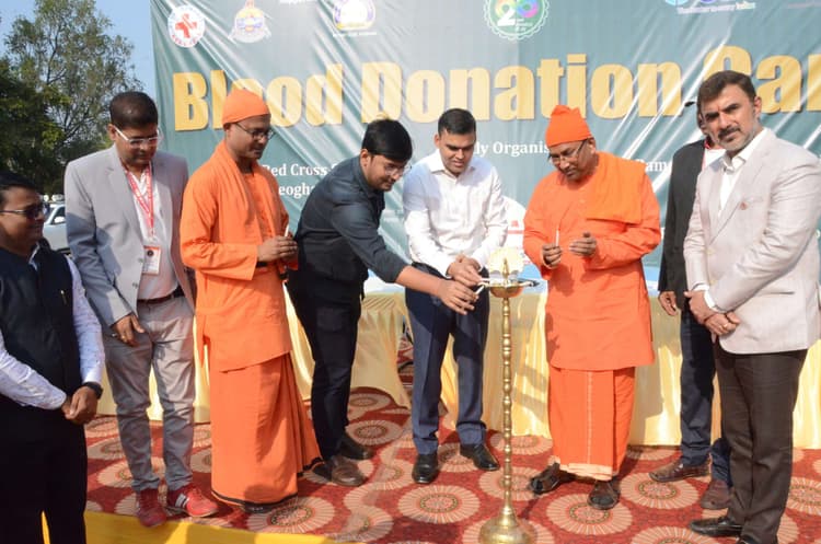 Deoghar news : रेडक्रॉस सोसाइटी के मेगा शिविर में 126 यूनिट हुआ रक्तदान