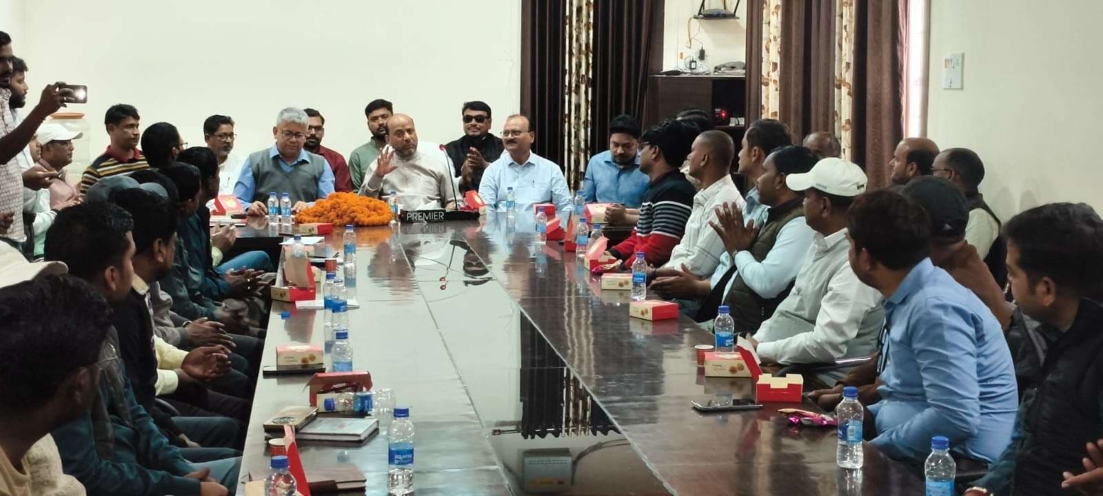 सभी योजनाओं का लाभकुों बिना परेशानी के मिले लाभ: विधायक