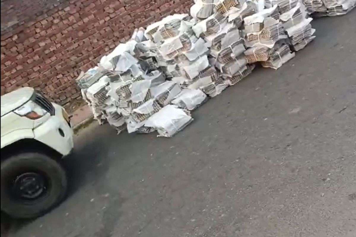 पंजाब में अखबार वाहनों की पुलिस क्यों कर रही जांच? AAP सरकार पर सेंसरशिप और शीश महल 2.0 का लगा आरोप