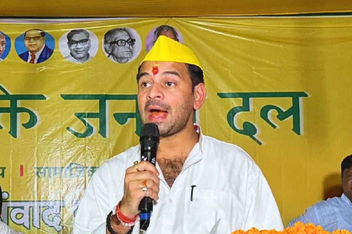 Bihar Election 2025: तेजप्रताप यादव ने तेजस्वी को बताया बच्चा, बोले- चुनाव बाद उसे झुनझुना पकड़ाएंगे
