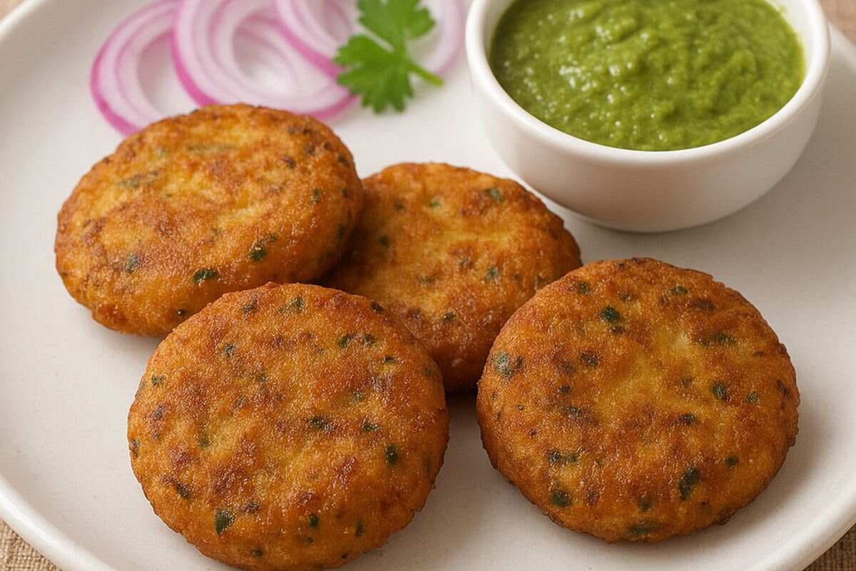 Urad Dal Tikki: शाम में फैमिली को चाय के साथ सर्व करें टेस्टी स्नैक्स, बनाएं उड़द दाल की टिक्की
