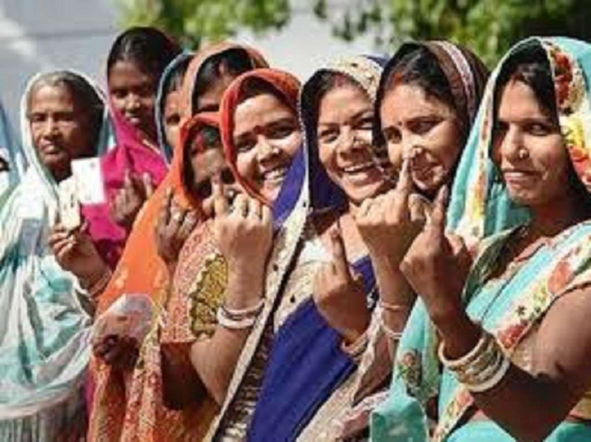 Bihar Election 2025: नवादा जिले में आधी आबादी बनी निर्णायक, मतदान के दिन फिर दिखेगा महिला वोटरों का पावर
