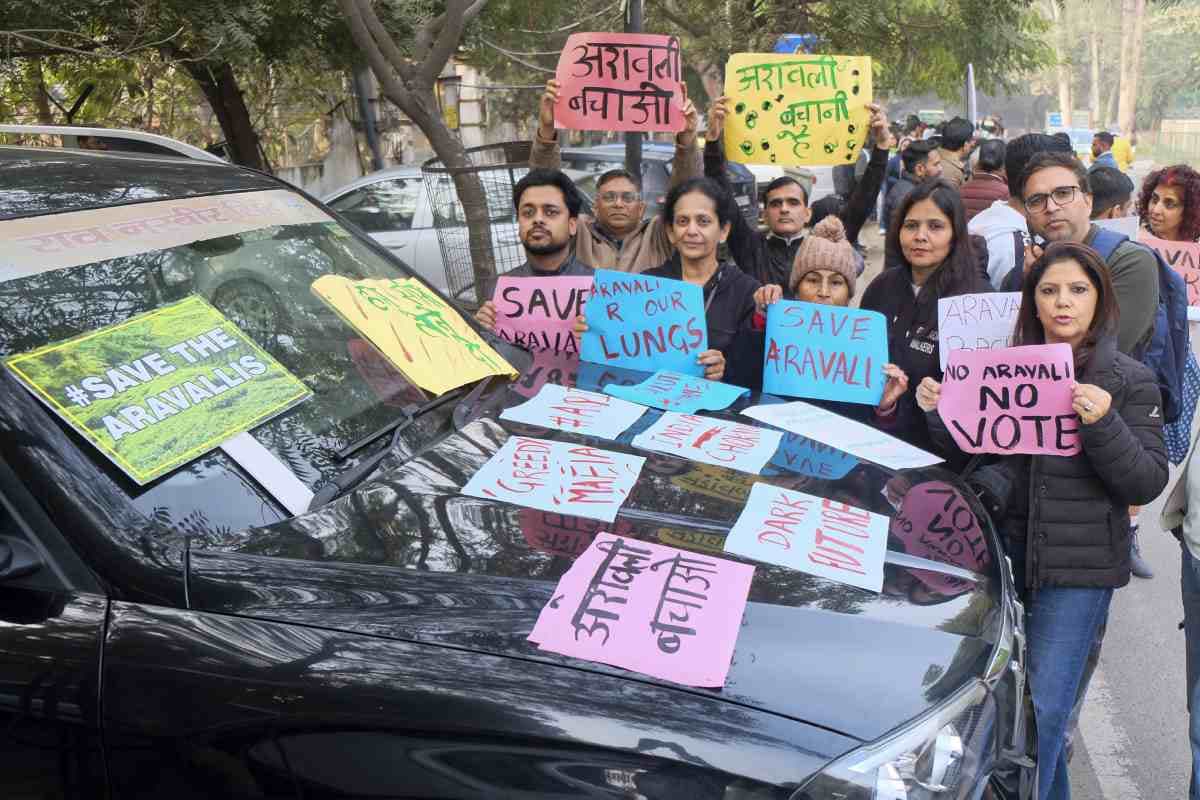 Aravalli Hills: अरावली पहाड़ियों का क्या है मामला? कांग्रेस मोदी सरकार पर हमलावर