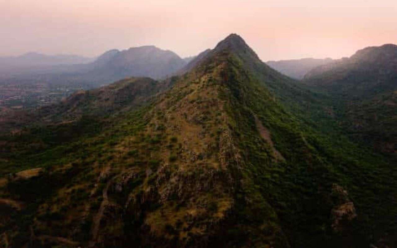 अरावली पर सुप्रीम कोर्ट के फैसले से क्यों मचा बवाल? जानिए पूरा मामला