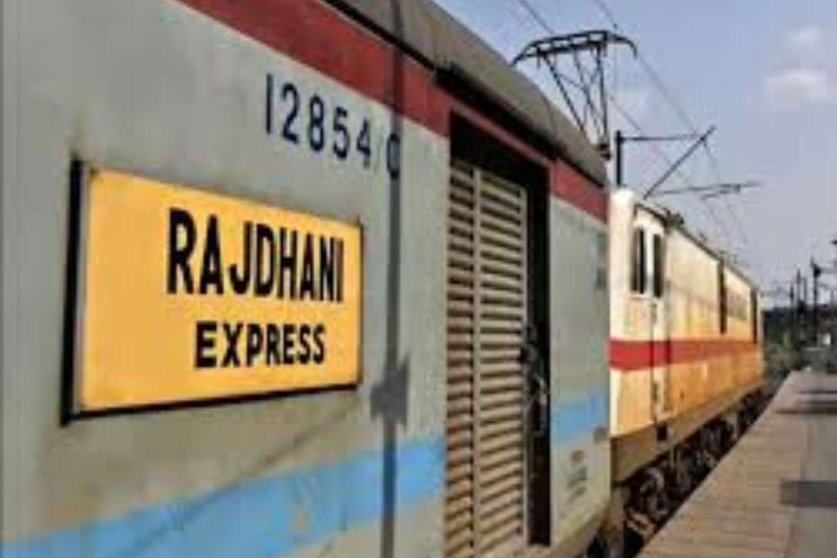 Assam Train Accident: असम में बड़ा ट्रेन हादसा, राजधानी एक्सप्रेस के 5 डिब्बे पटरी से उतरे