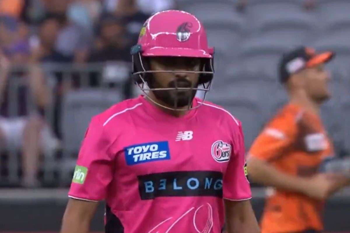 BBL डेब्यू में फ्लॉप हुए Babar Azam, 5 गेंद खेल हुए आउट, Video वायरल