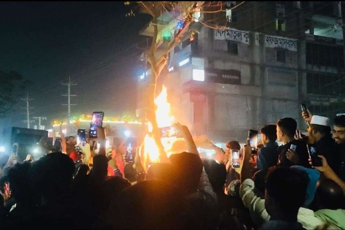 Bangladesh Hindu Man Mob Lynch set on fire.
