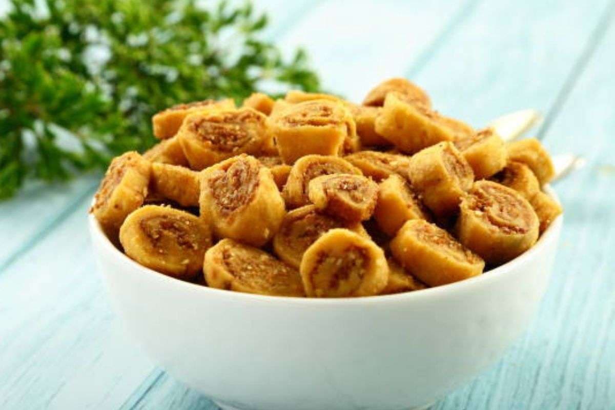 Bhakarwadi Recipe: दिन की शानदार शुरुआत के लिए बेस्ट है छत्तीसगढ़ की टेस्टी भाकरवड़ी