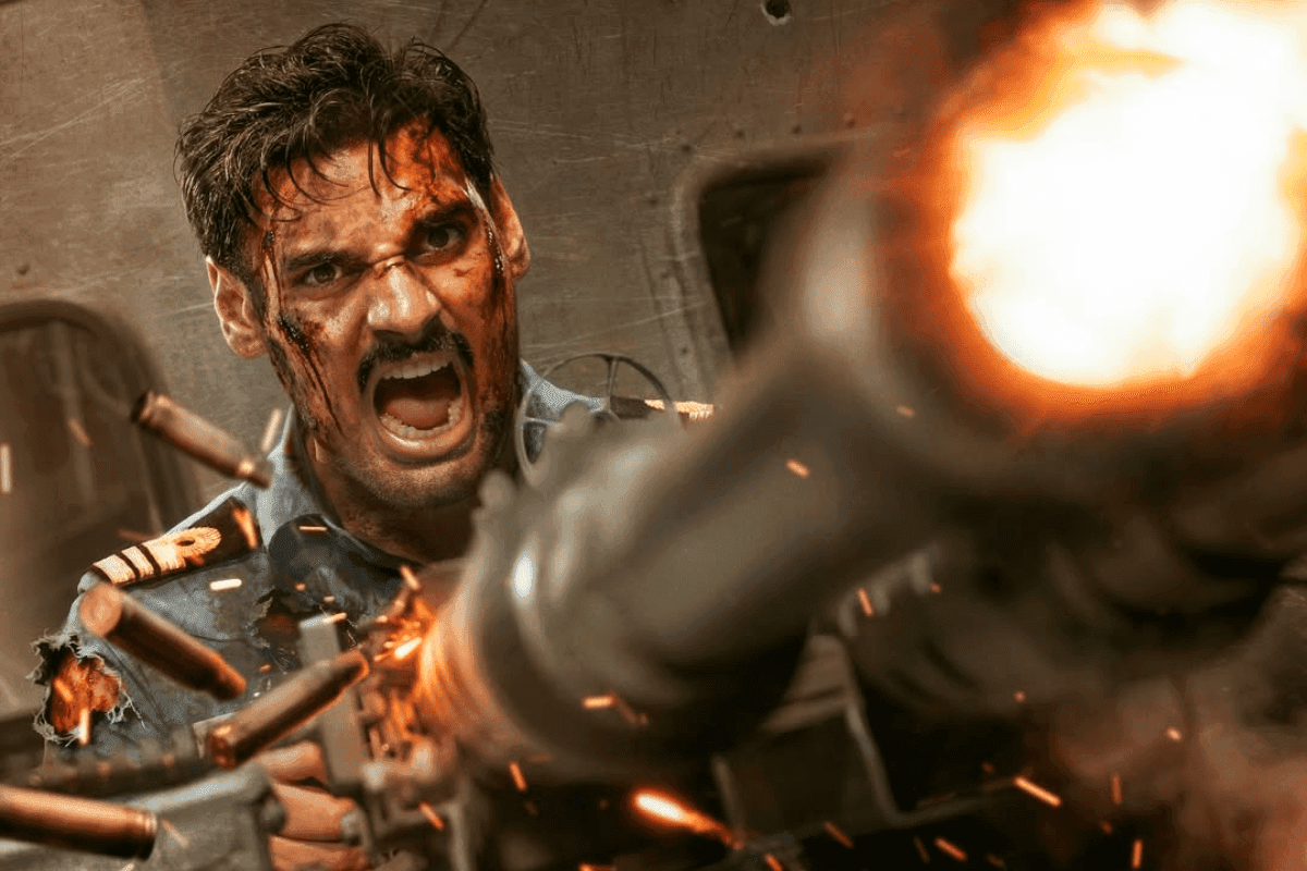 Border 2 Movie: जख्मों से गिरते खून और तेज दहाड़ के साथ अहान शेट्टी का फर्स्ट लुक आउट, इंटरनेट पर फैंस के बीच तहलका मचा रहा पोस्टर