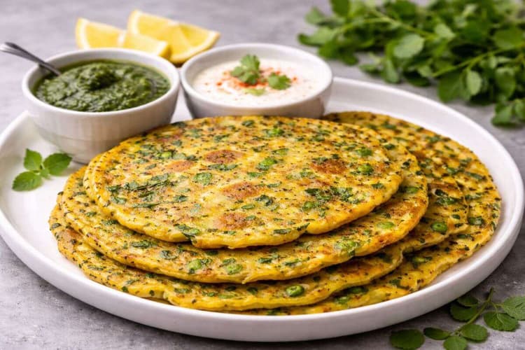Corn Flour Methi Chilla: नाश्ते में झटपट बनाएं कॉर्न फ्लोर मेथी चीला, खाने में लगेगा बहुत टेस्टी