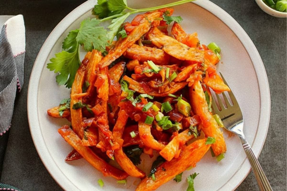 Aloo Koliwada Recipe: आलू से बनने वाली ये कुरकुरी रेसिपी खाने वाले का दिल जीत लेगी