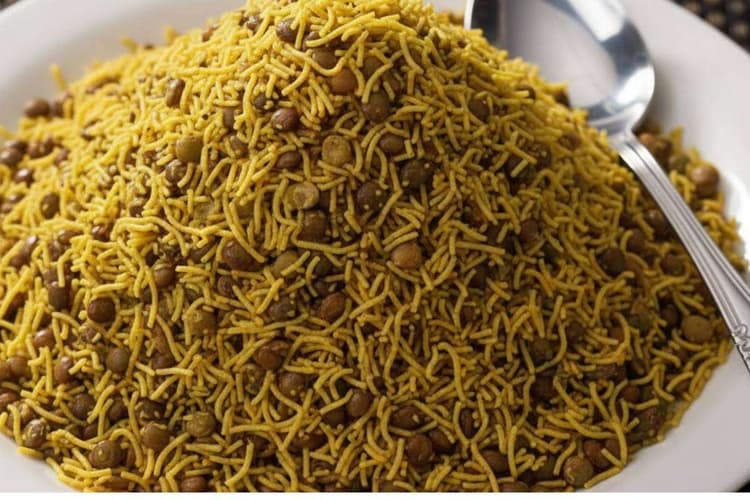Masoor Dal Namkeen Recipe: क्रंची स्पाइसी मसूर दाल नमकीन रेसिपी - घर पर बनाएं चटपटा कुरकुरा स्नैक