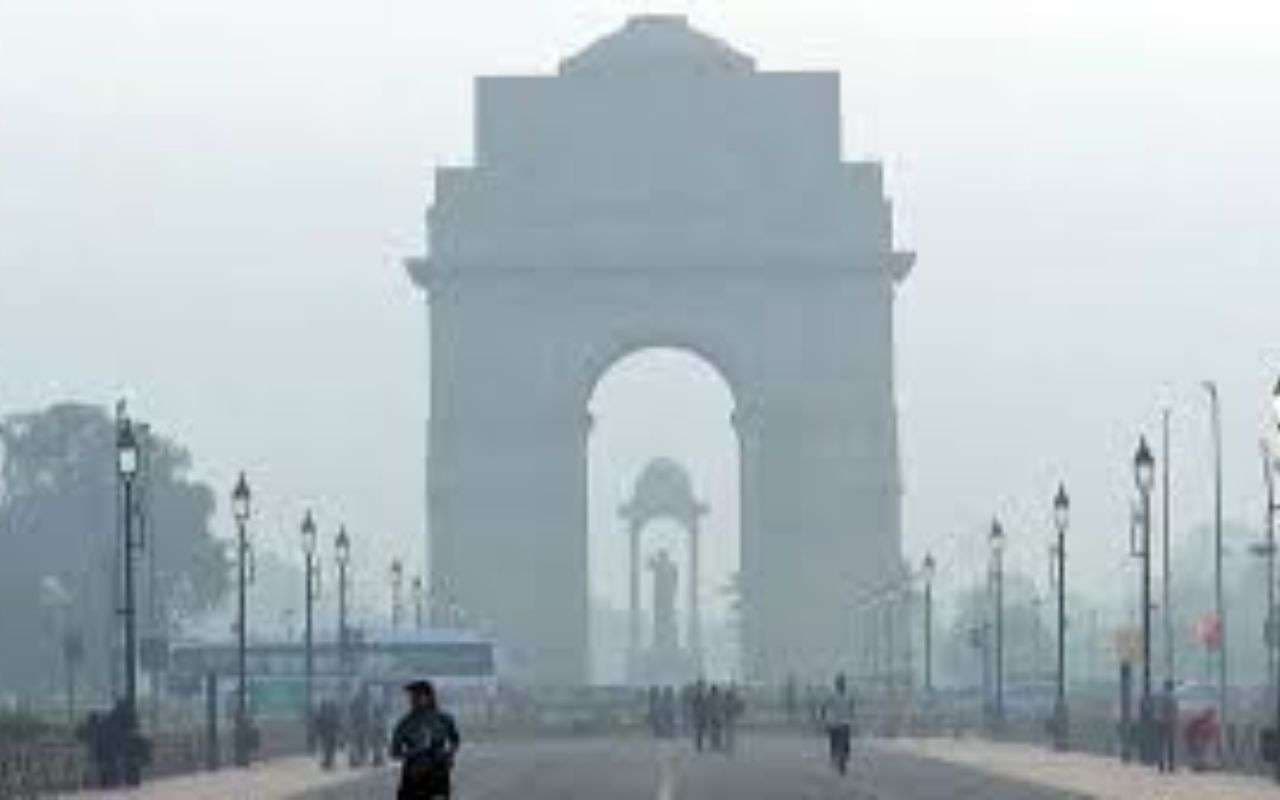 Video: दिल्ली में सांस लेना मुश्किल, कई इलाकों में खतरनाक हुआ AQI लेवल