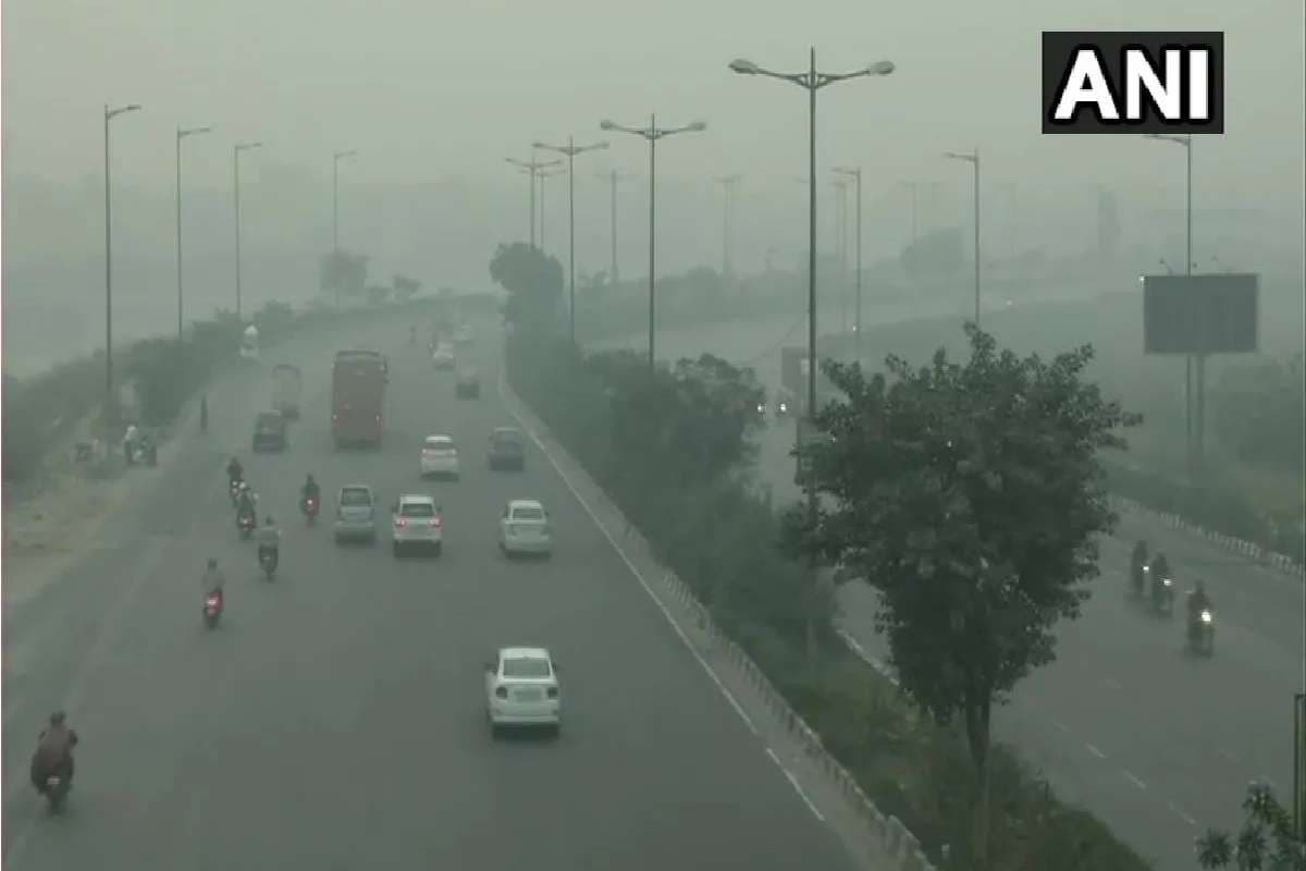 कोहरा नहीं स्मॉग है ये! दिल्ली की सर्द सुबह में AQI रेड जोन में कायम