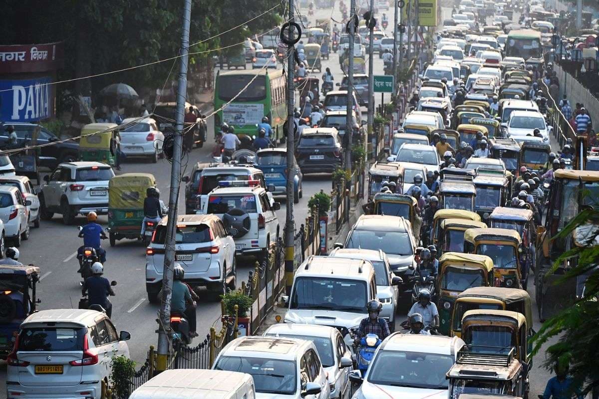 Delhi Traffic Advisory: जा रहे हैं बाहर घुमने तो थम जाइए, पुलिस ने जारी की ट्रैफिक एडवाइजरी