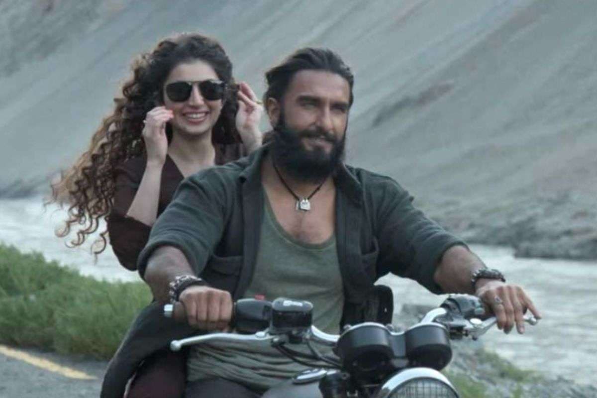 Dhurandhar Box Office Collection Day 6: रिकॉर्डतोड़ कमाई करते हुए रणवीर की ‘धुरंधर’ ने छठे दिन तोड़ी आमिर खान की फिल्म की दीवार, अब अगला टारगेट अजय देवगन
