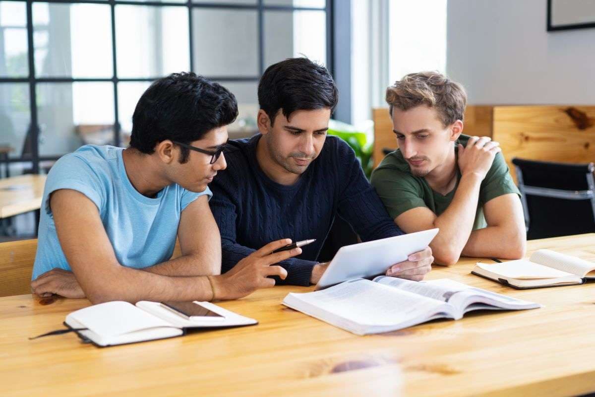 10वीं के बाद आईटीआई, पॉलिटेक्निक या डिप्लोमा-सही कोर्स कैसे चुने