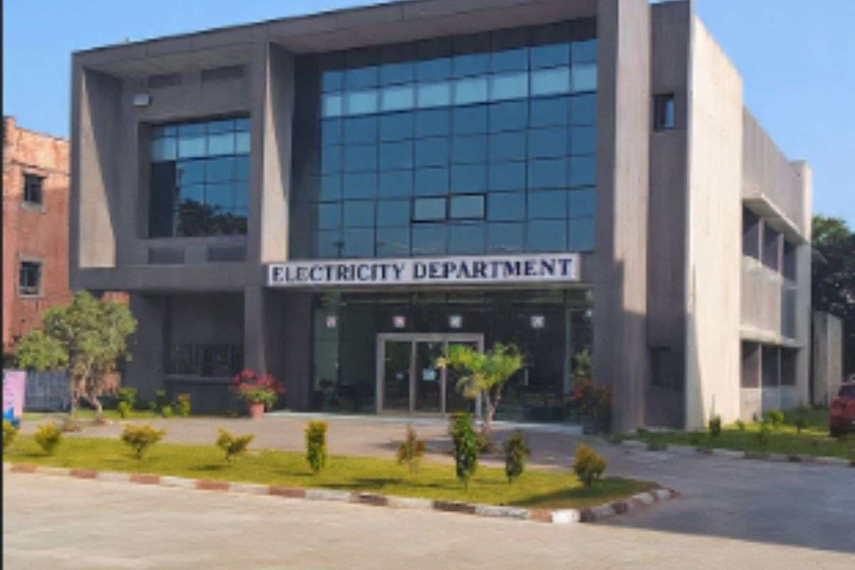 Electricity Department : बिजली विभाग के तीन बैंक खाते फ्रीज, जानें इसके पीछे की वजह