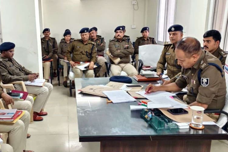 बिहार के इस जिले के ढाई दर्जन थानेदारों से SSP ने मांगा स्पष्टीकरण, कई की रोकी गई सैलरी