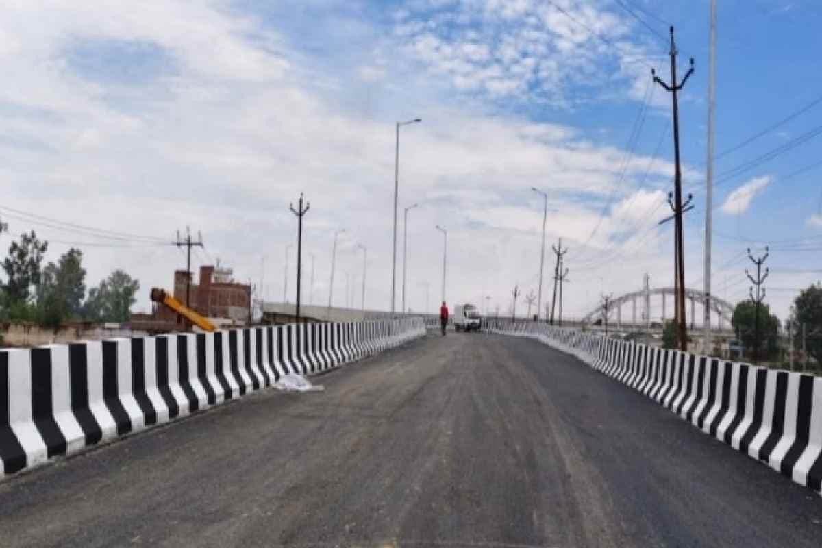 Four Lane Road in UP Four Lane Road in UP