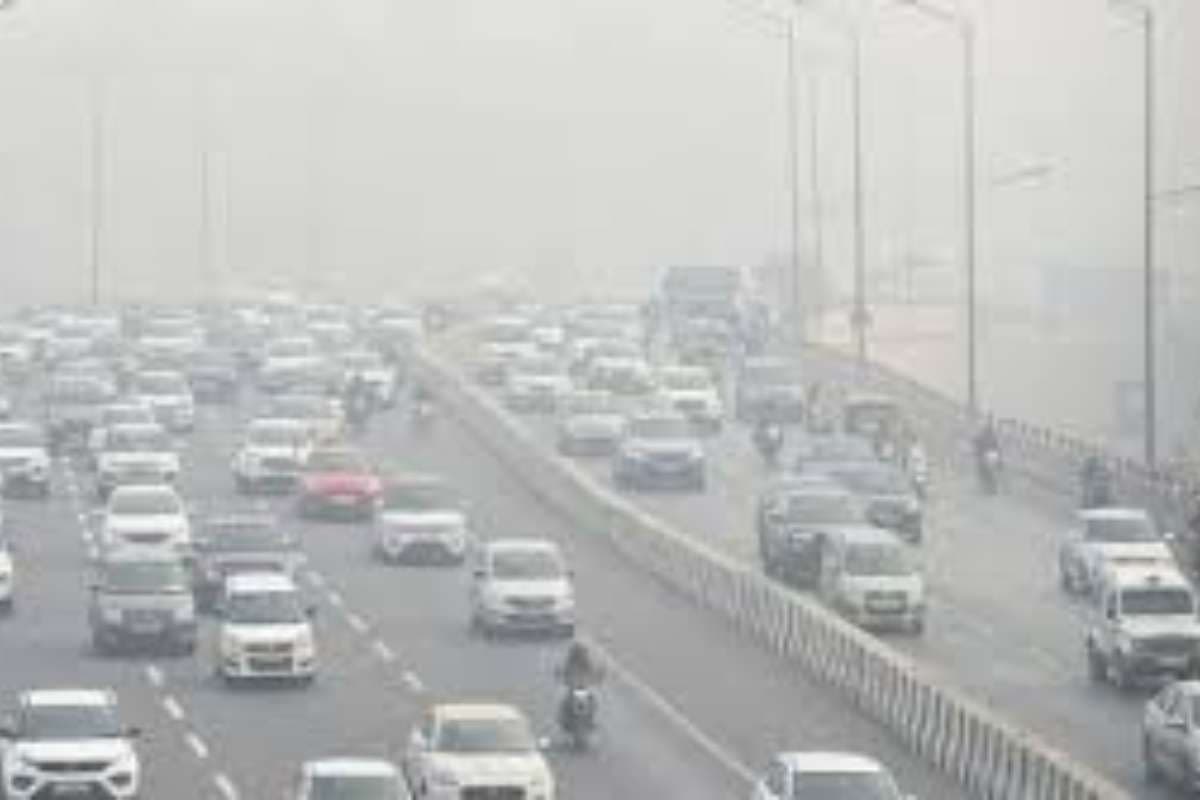 दिल्ली-NCR में हवा हुई जहरीली, GRAP-3 लागू, इन चीजों पर लगा प्रतिबंध