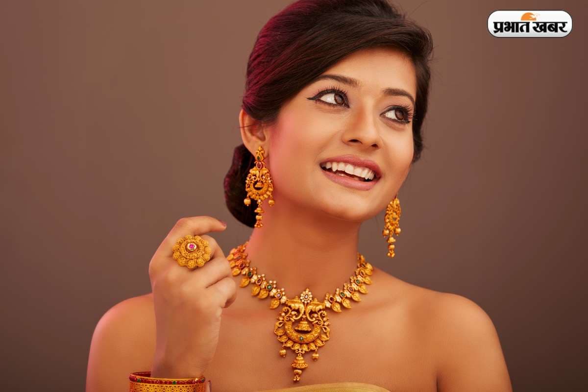 Gold-Silver Price: पटना, दिल्ली और लखनऊ में सोने की कीमतें बढ़ीं, जबकि चांदी में मामूली गिरावट दर्ज, जानें आपके शहर के नए रेट