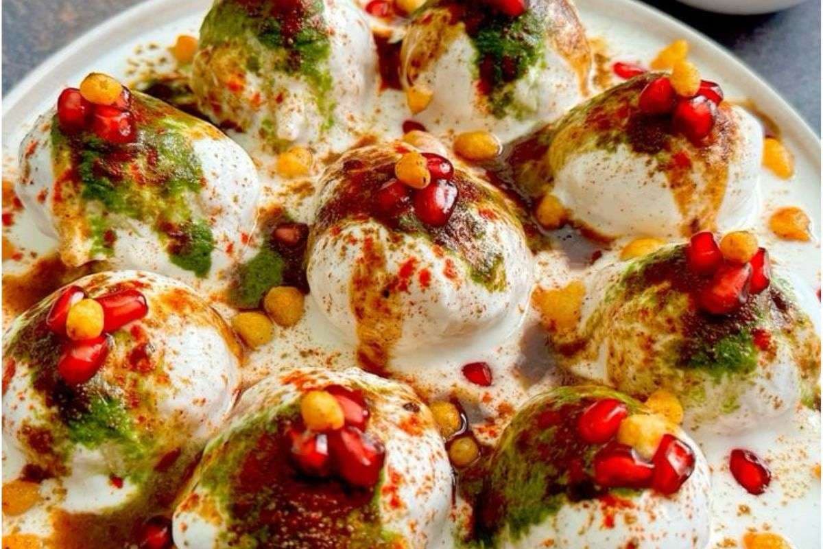 Healthy Moong Dal Dahi Vada Recipe: बिना फ्राई किए मिनटों में बनाएं सॉफ्ट और टेस्टी मूंग दाल दही वड़ा