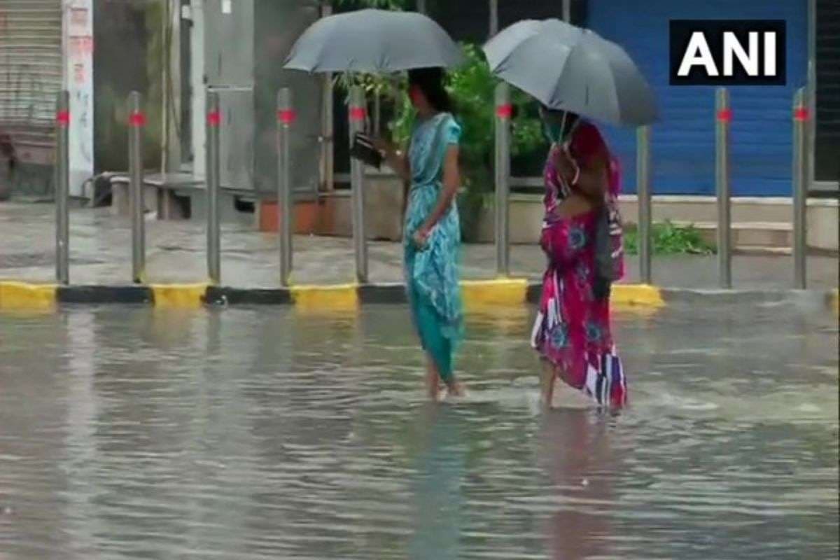 Heavy Rain Alert: Ditwah करेगा तबाह! मौसम विभाग ने जारी किया इन राज्यों में अलर्ट
