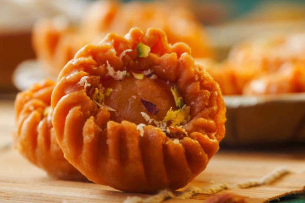 Homemade Tasty Chandrakala Recipe