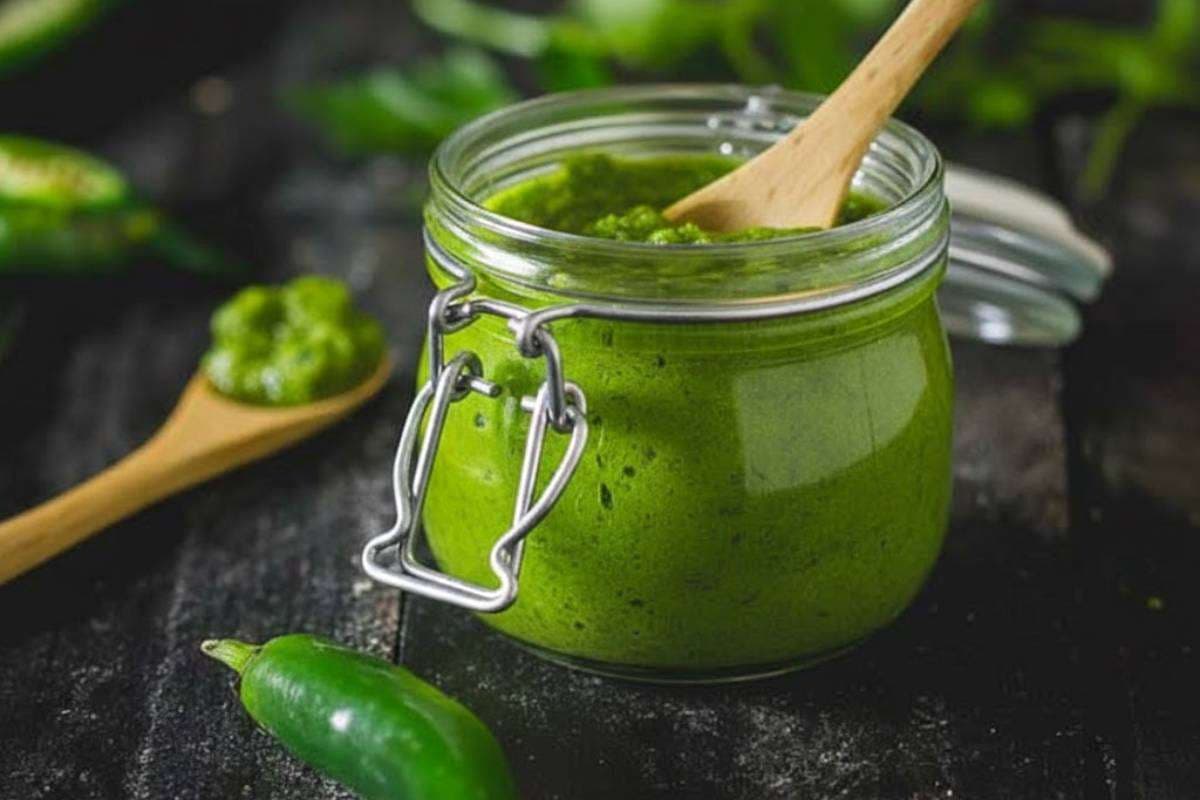 Green Chilli Sauce Recipe: घर पर बनाएं तीखी–खट्टी ग्रीन चिली सॉस, तैयार होगी बिल्कुल मार्केट जैसी