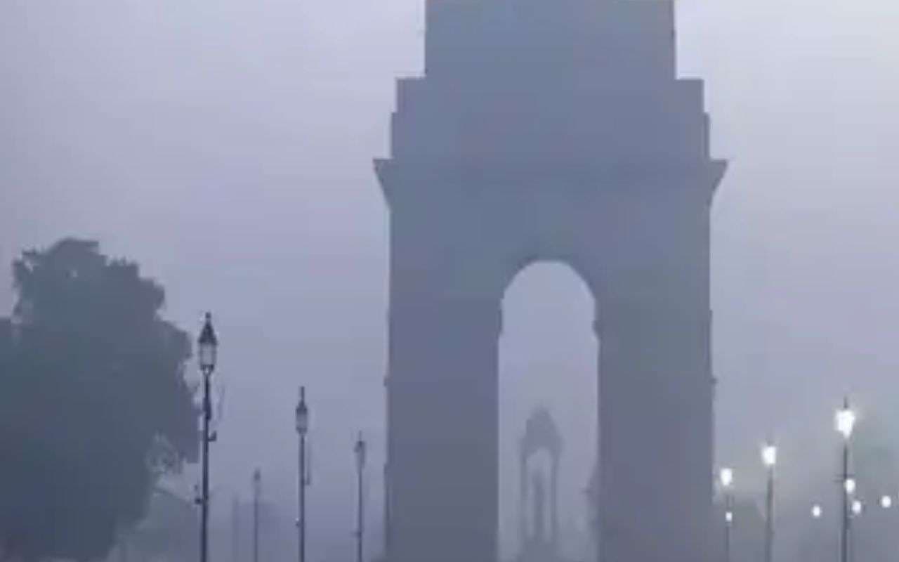 IMD Cold Wave Alert: राजधानी दिल्ली से लेकर पूर्वी भारत तक कोहरे का असर, कई राज्यों में चेतावनी जारी