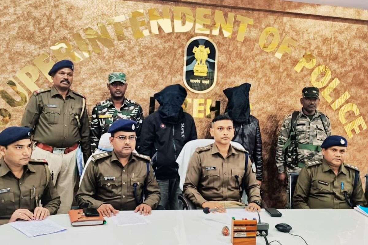 जेजेएमपी को बड़ा झटका, 2 एरिया कमांडर को लातेहार पुलिस ने किया गिरफ्तार
