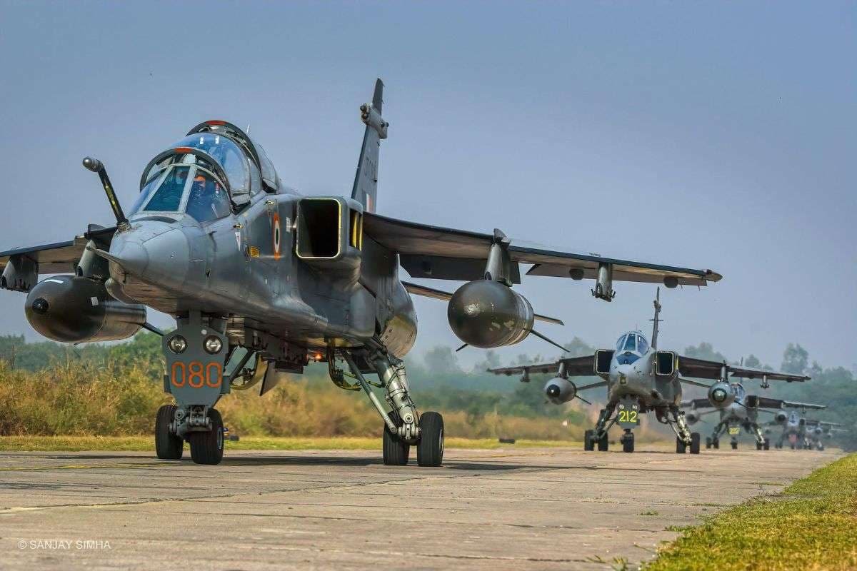 ओमान का बड़ा तोहफा! IAF को सौंपेगा 20 से ज्यादा जगुआर जेट, जानें किस काम आएंगे ये विमान