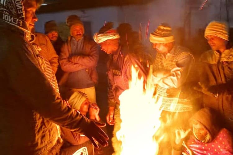 Jharkhand Weather: झारखंड के 9 जिलों में तापमान 10 डिग्री सेल्सियस से नीचे गिरा
