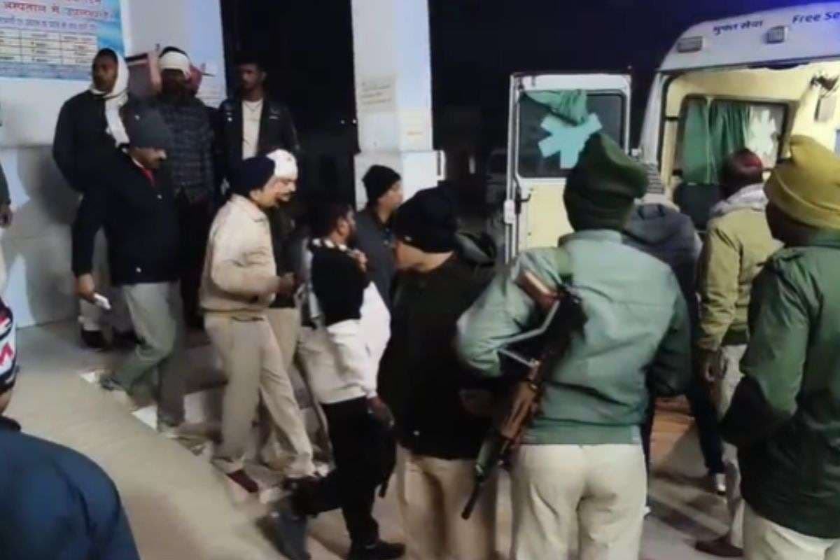 Bihar Road Accident: बिहार में हाई स्पीड ट्रक ने डीएसपी की गाड़ी को उड़ाया, इंस्पेक्टर सहित 4 पुलिसकर्मियों की हालत गंभीर